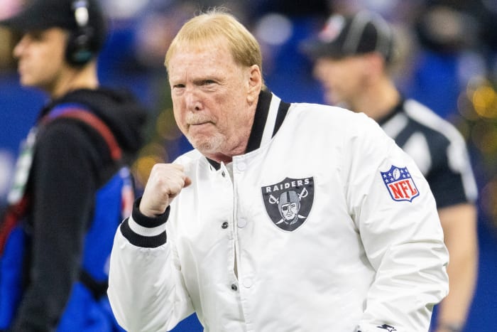 The Las Vegas Raiders players who the NFLPA surveyed expressed confidence in the team's owner, Mark Davis.